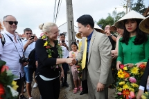 Hội An đón đoàn khách xông đất năm mới