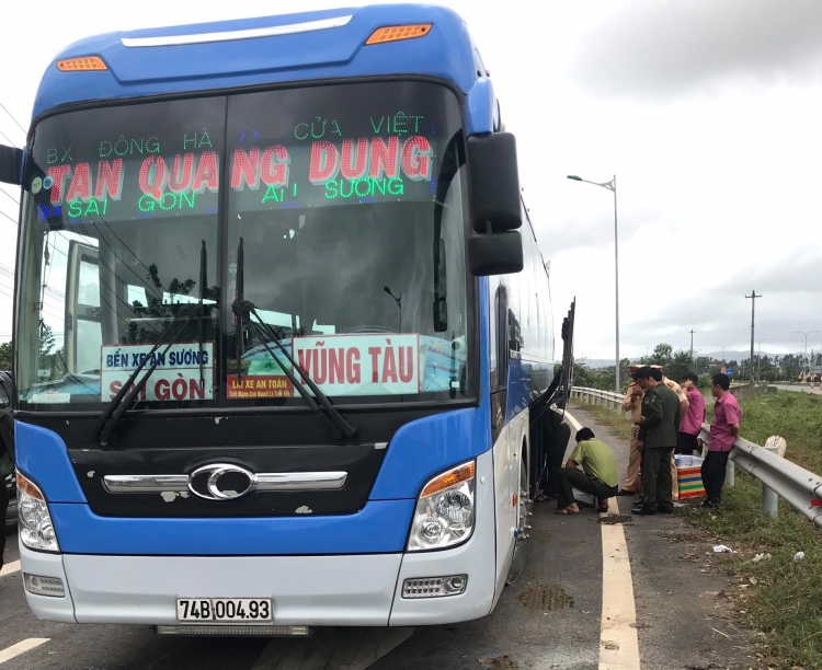 da nang phat hien 70 ca the dui tren xe khach duong dai