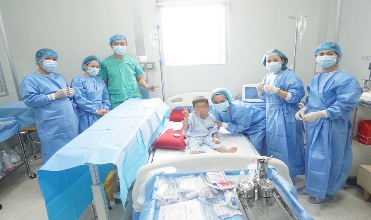 Ghép tế bào gốc thành công cho bệnh nhi bị bệnh u nguyên bào thần kinh