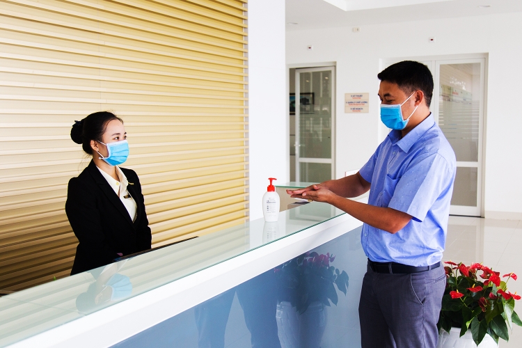 kiem tra than nhiet khi den lam viec tai thaco chu lai