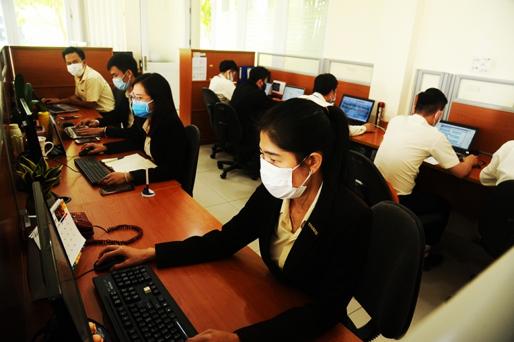 kiem tra than nhiet khi den lam viec tai thaco chu lai