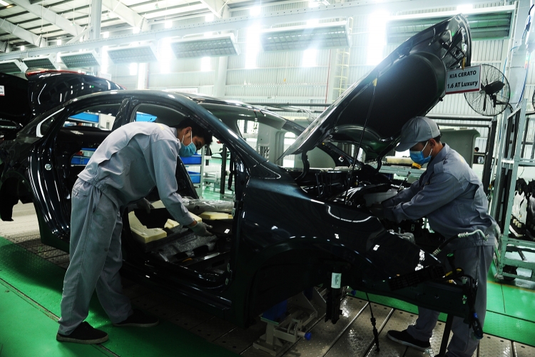 kiem tra than nhiet khi den lam viec tai thaco chu lai