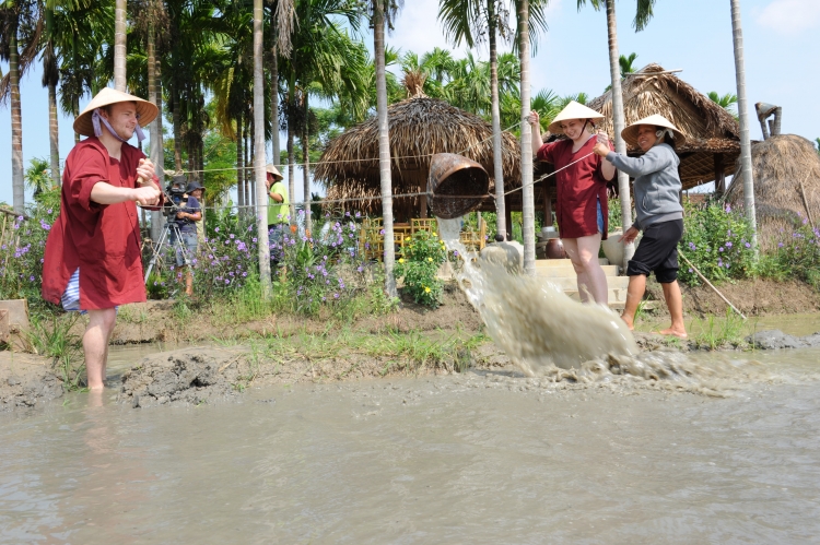 khach du lich toi hoi an giam khoang 20 do anh huong dich corona