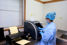 Bệnh viện đầu tiên ở miền Trung xét nghiệm được dịch virus Corona