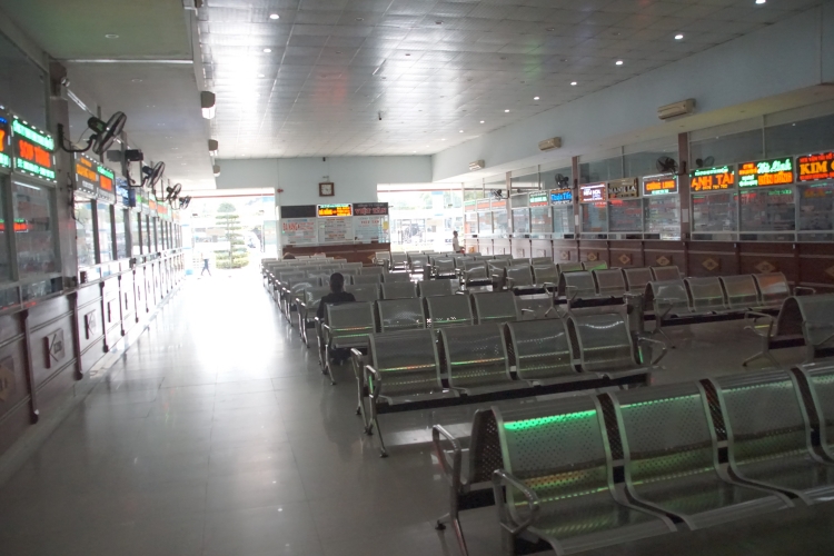 Đà Nẵng: Nhà ga - Sân bay - Bến xe vắng lặng khách