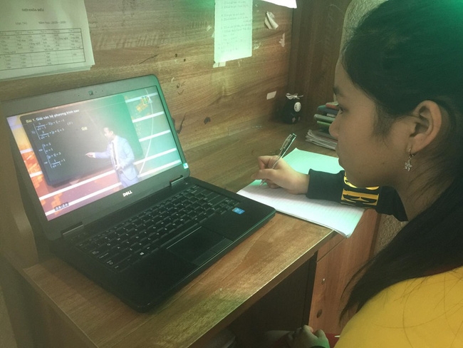 Quảng Nam: Dạy học qua truyền hình cho học sinh khối 12