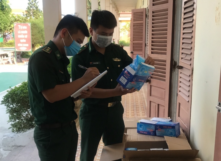 Đà Nẵng: Tạm giữ 20 ngàn khẩu trang y tế không rõ nguồn gốc