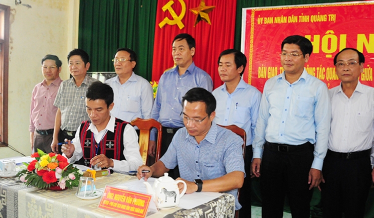 Thừa Thiên Huế bàn giao gần 1.000 nhân khẩu cho tỉnh Quảng Trị