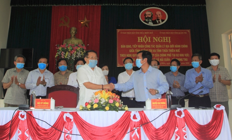 Quảng Trị bàn giao hai địa giới hành chính cho tỉnh Thừa Thiên Huế