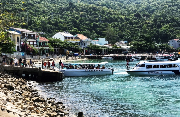 hoi an gan 7000 luot du khach den cu lao cham trong 3 ngay nghi le