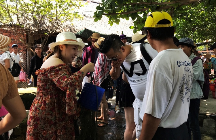 hoi an gan 7000 luot du khach den cu lao cham trong 3 ngay nghi le