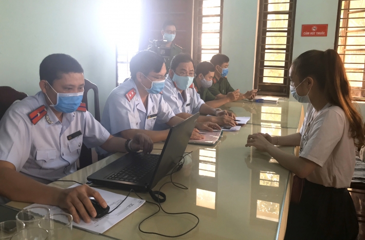 Đăng tin đóng cửa các chợ, một cô gái ở Huế bị xử phạt 10 triệu đồng