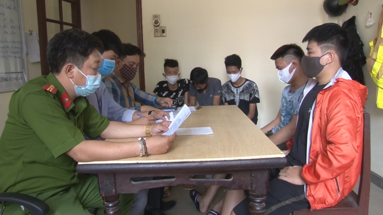 Nhiều người ở Huế bị xử phạt do không đeo khẩu trang nơi công cộng