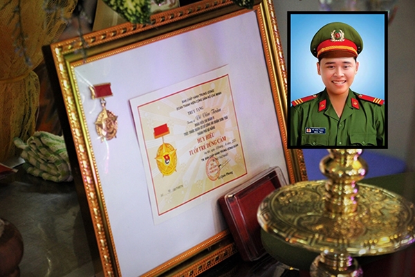 Truy tặng Huy hiệu "Tuổi trẻ dũng cảm" cho chiến sĩ Công an hy sinh khi làm nhiệm vụ