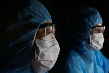 “Chiến sỹ áo trắng” nơi tuyến đầu chống dịch Covid -19 ở Đà Nẵng và những hy sinh thầm lặng