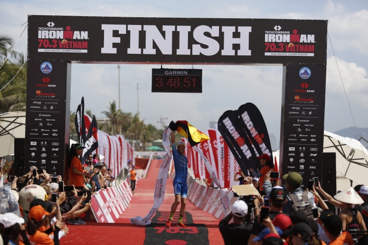 patrick lange vo dich giai ironman 703 chau a nam 2019