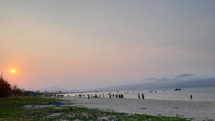 Quảng Nam cho phép các bãi tắm biển công cộng được hoạt động trở lại