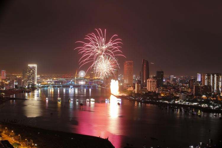 Sông Hàn và câu chuyện cổ tích “Ngàn lẻ một đêm” bằng ánh sáng