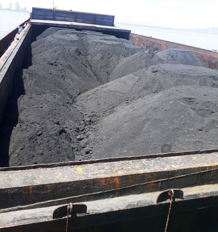 Tạm giữ tàu vận chuyển 2.548,01 tấn than trên vùng biển Thừa Thiên -Huế tam giu tau van chuyen 254801 tan than tren vung bien thua thien hue