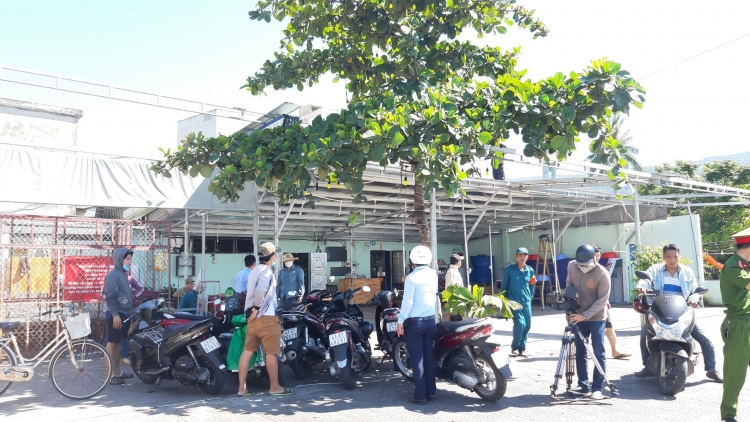 Tháo dỡ hàng loạt các hàng quán xây dựng trái phép ở ven biển Đà Nẵng