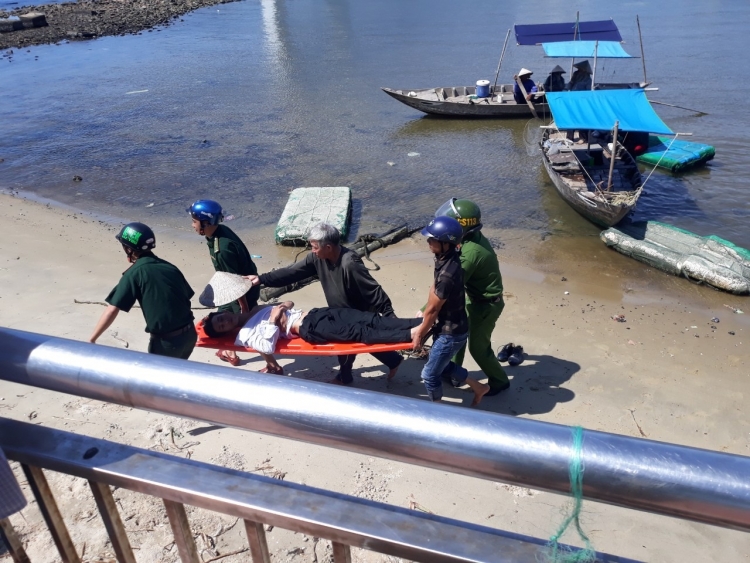 mau thuan chuyen tinh cam nam thanh nien o da nang nhay cau tu tu