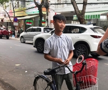 Đà Nẵng:  Đánh một đôi giày "bị chém" 330.000 đồng