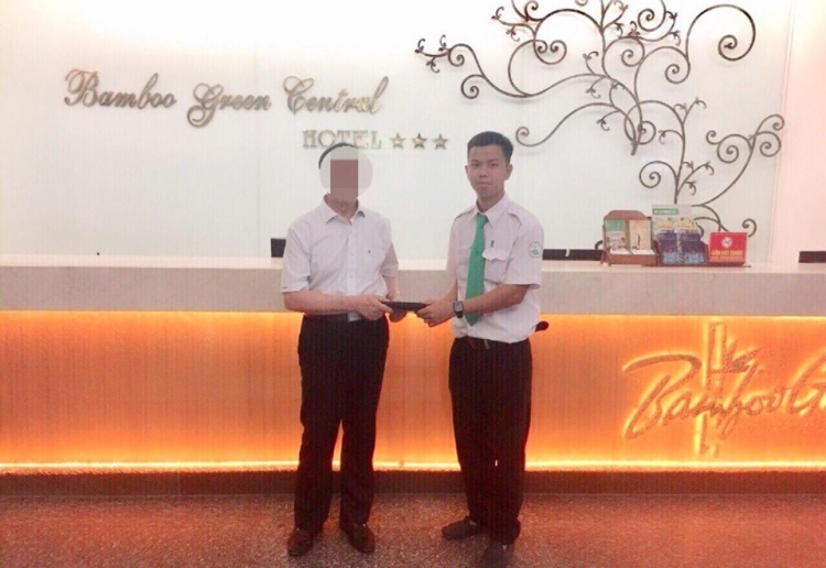 Thêm một tài xế taxi Mai Linh trả lại hàng trăm triệu cho khách bỏ quên