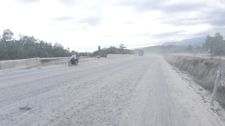 da nang can canh 200m duong tranh nam hai van ngap ngua trong bui da