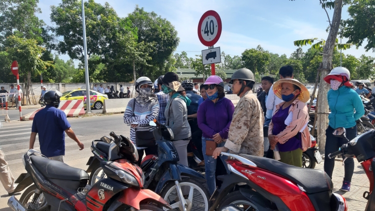 da nang hang tram nguoi dan tiep tuc tap trung phan doi xe cho rac luc luong chuc nang phai tang cuong