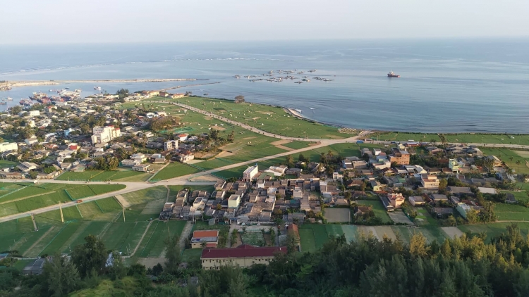 Quảng Ngãi: Thu phí tham quan đảo Lý Sơn có khi “lợi bất cập hại”