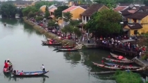 Vẻ đẹp của Hội An níu chân du khách nước ngoài