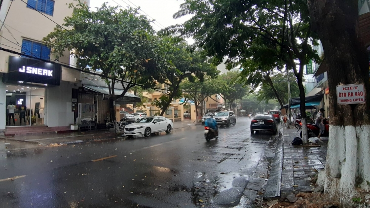 da nang xuat hien mua vang giai nhiet sau nhieu thang nang han