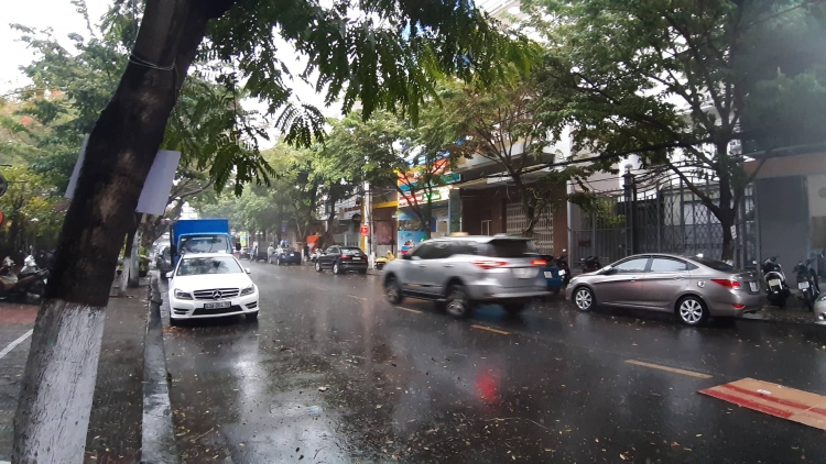 da nang xuat hien mua vang giai nhiet sau nhieu thang nang han