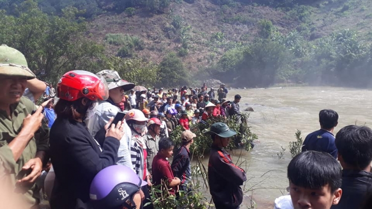 Sau 3 ngày đã tìm thấy thi thể 3 thanh niên bị nước cuốn trôi ở Gia Lai