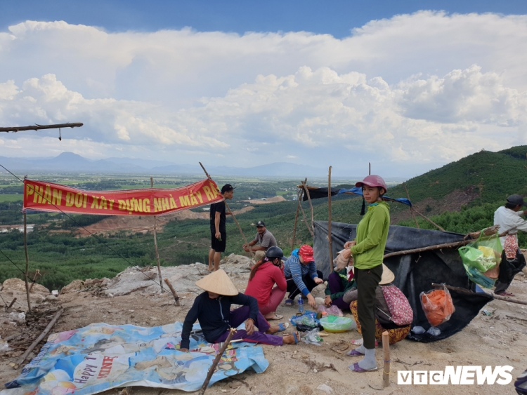 Dân Quảng Nam dựng lều trại ngăn cản thi công lò đốt rác: Đối thoại bế tắc