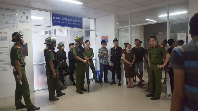 vu nguoi nha benh nhan nao loan benh vien da nang bi can da chet
