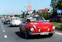 Mãn nhãn với dàn xe cổ “khủng” diễu hành trên đường phố Hội An