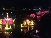 Sông Hoài sắc màu phố cổ Hội An đêm rằm