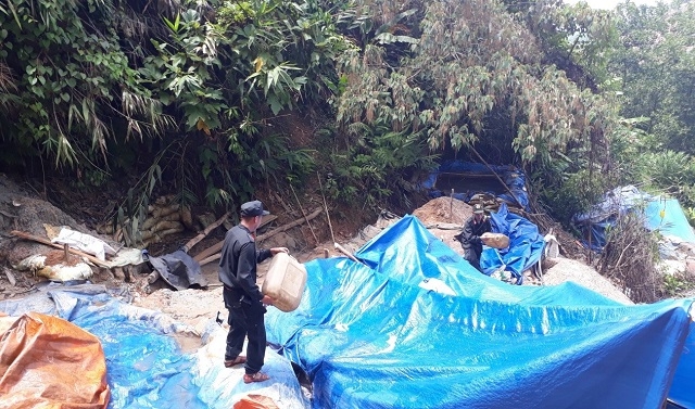 dot kich bat ngo mo vang bong mieu phat hien hon 100 doi tuong khai thac vang trai phep