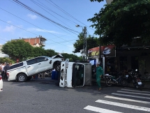 da nang xe o to ban tai phi len xe tai dong lanh nhu phim hanh dong