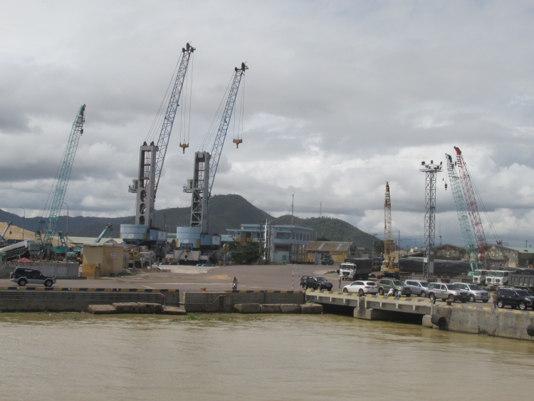 Không nhận chìm 300.000m3 vật chất nạo vét cảng Quy Nhơn