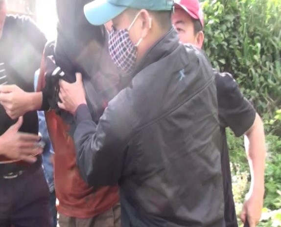 clip bat 2 doi tuong nguoi lao trong duong day van chuyen ma tuy khung