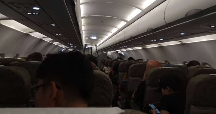 may bay cua vietnam airlines gap su co tren bau troi da nang