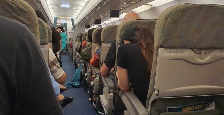 may bay cua vietnam airlines gap su co tren bau troi da nang