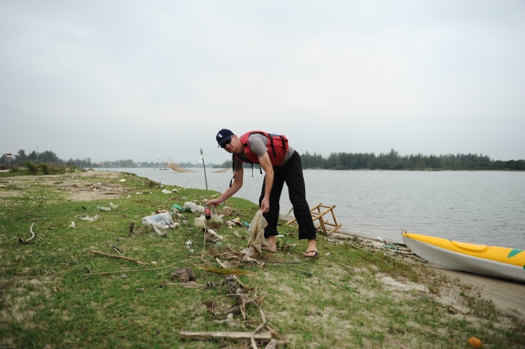 quang nam da nang 25 ngan tan rac thai ra moi ngay khien nhieu nguoi giat minh