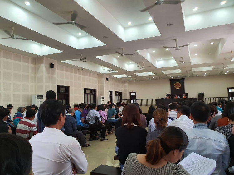 da nang phien toa ky luc ve so nguoi tham gia bi hoan do cong ty bach dat an vang mat khong ly do