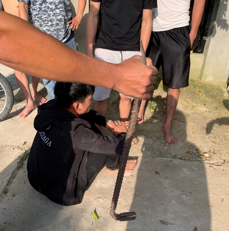 quang nam bat doi tuong lieu linh cay cua trom tai san giua ban ngay