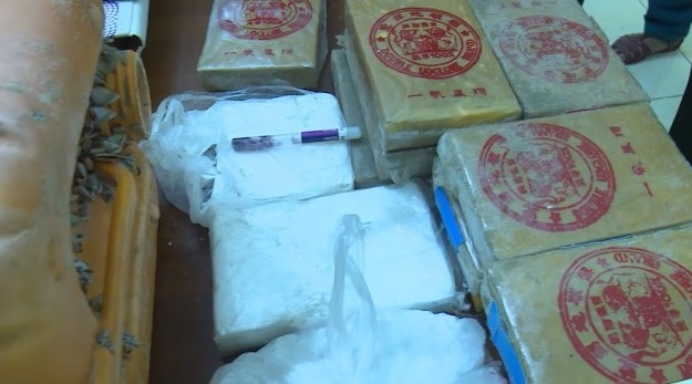 Hàng chục bánh heroin trôi dạt vào bãi biển ở Quảng Nam hang chuc banh heroin troi dat vao bai bien o quang nam