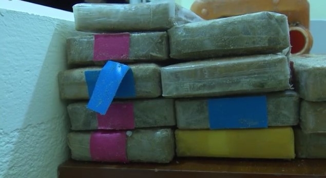 nghi van con nhieu banh heroin dat vao bai bien quang nam chua duoc phat hien