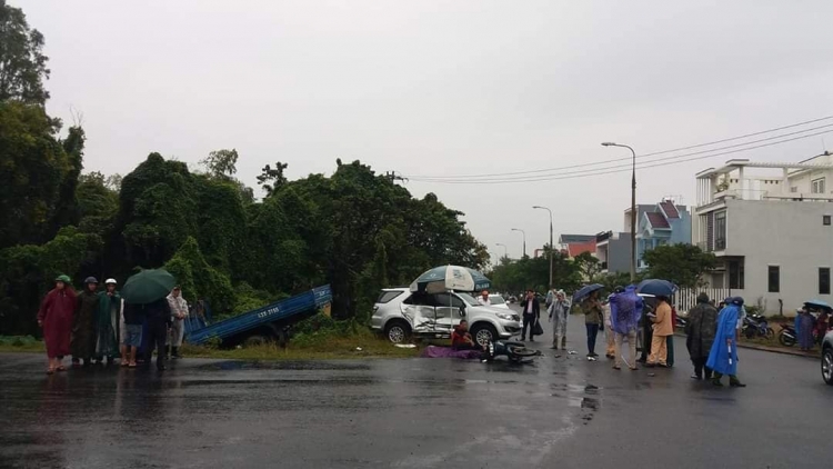 Quảng Nam: Va chạm giao thông kinh hoàng một người tử vong tại chỗ quang nam va cham giao thong kinh hoang mot nguoi tu vong tai cho